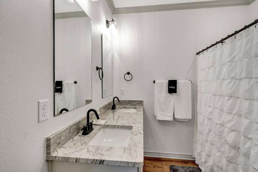 Vila Alamo Luxury Living Up To 11 Tyler Exteriér fotografie